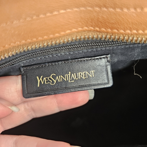 SOLD⚠️ Authentic Yves Saint Laurent Cabas chyc - Picture 11 of 17